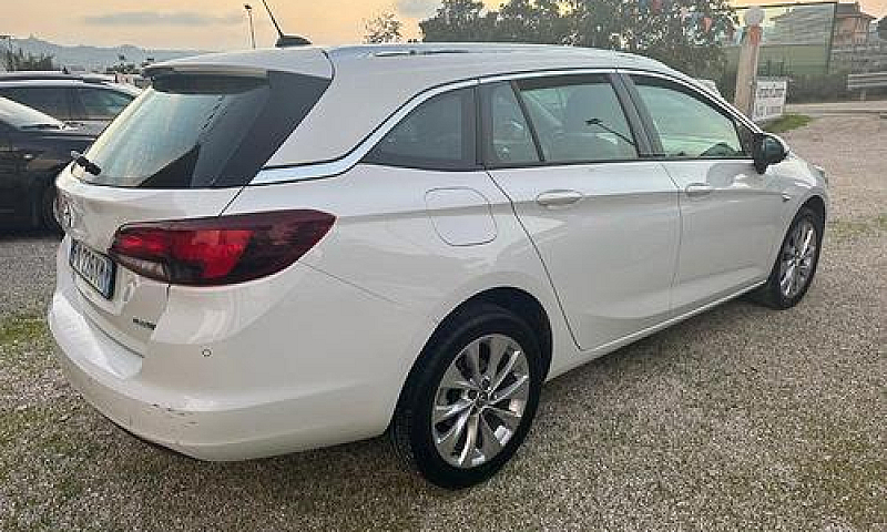 Opel Astra 1.4 Turbo...