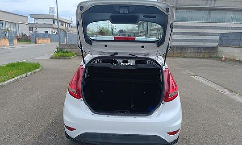 Ford Fiesta 1.2 Benz...