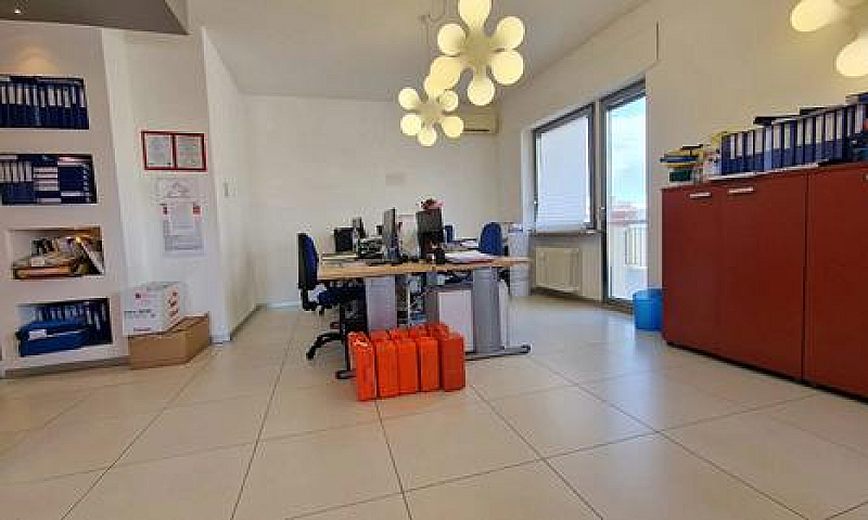 Attico Uso Ufficio 3...