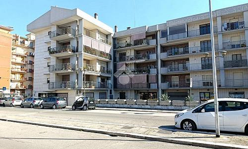2 Locali A Foggia...