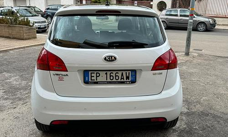 Kia Venga 1.4 Hdi 90...