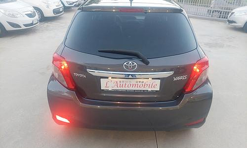 Toyota Yaris 1.4 D-4...
