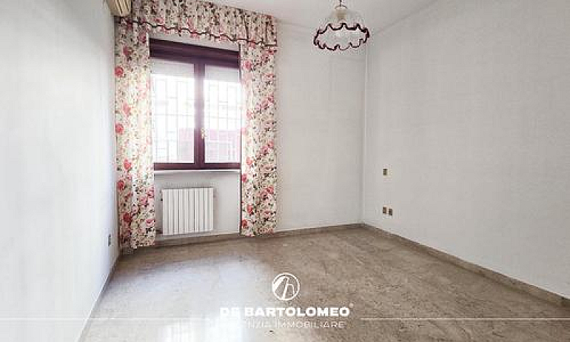 Quadrilocale In Via ...