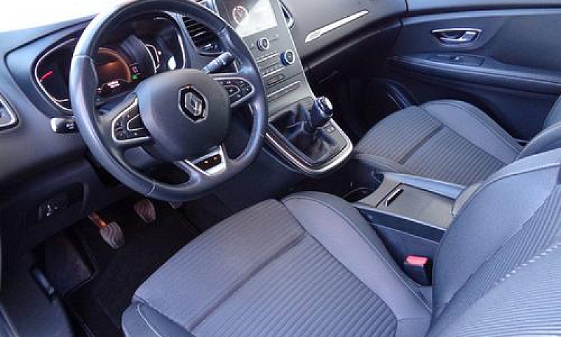 Renault Grand Scenic...