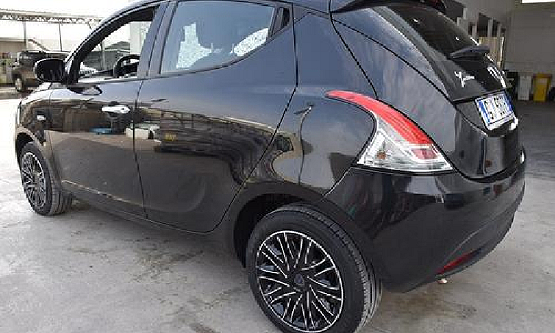 Lancia Ypsilon 1.0 F...