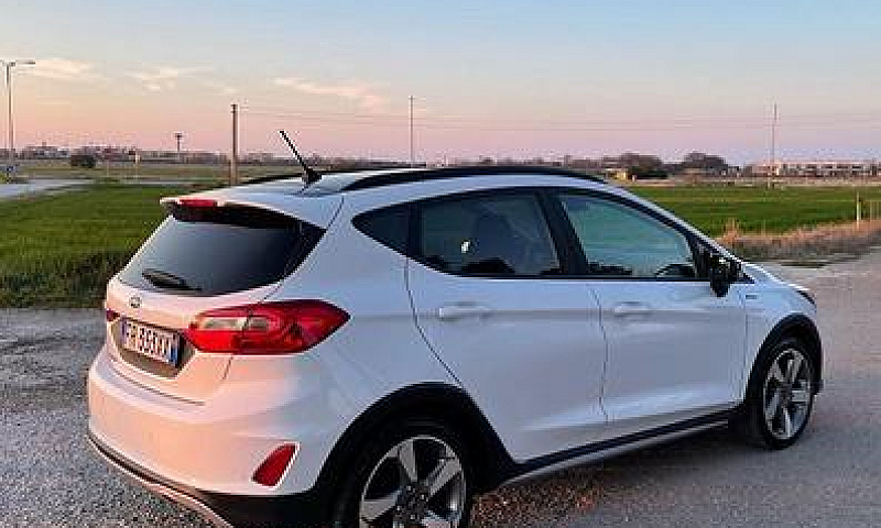Ford Fiesta Active 1...