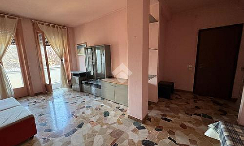 2 Locali A Saronno...