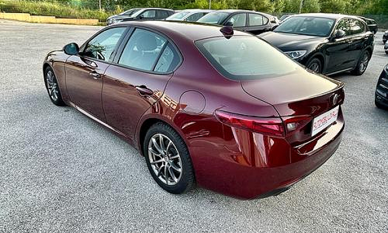 Alfa Romeo Giulia 2....