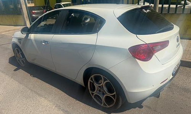Alfa Romeo Giulietta...