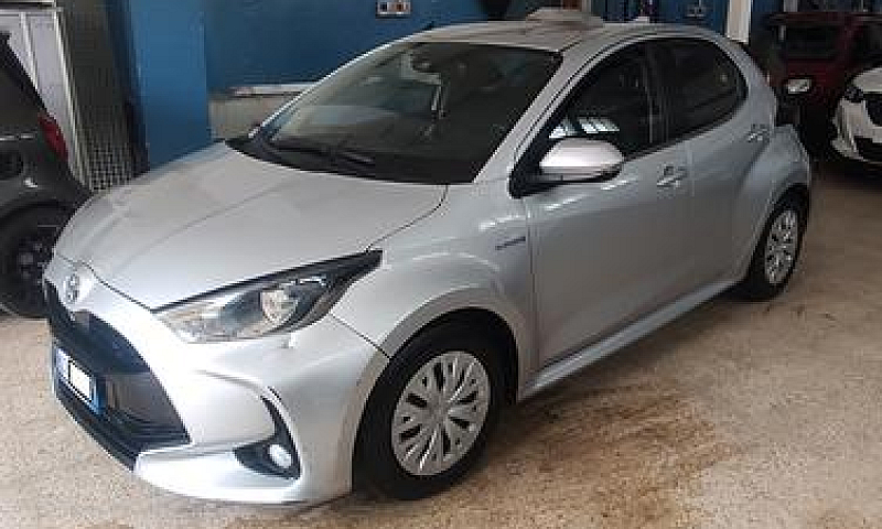 Toyota Yaris 1.5 Hyb...