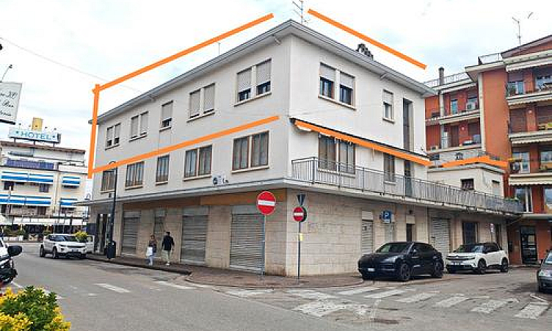 Appartamento 230 Mq ...