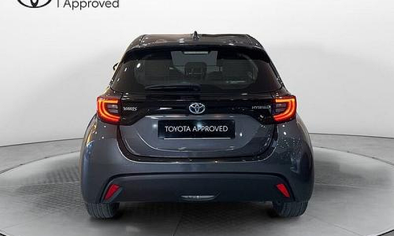 Toyota Yaris 1.5 Hyb...