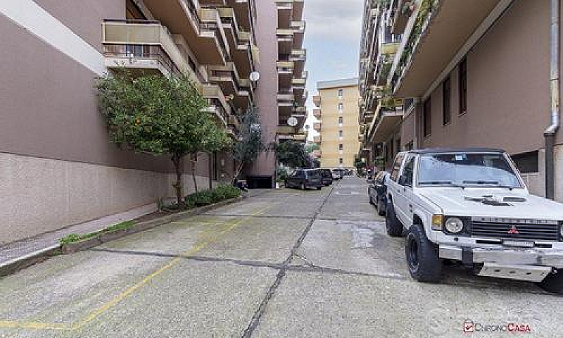 Via Pietro Castelli,...