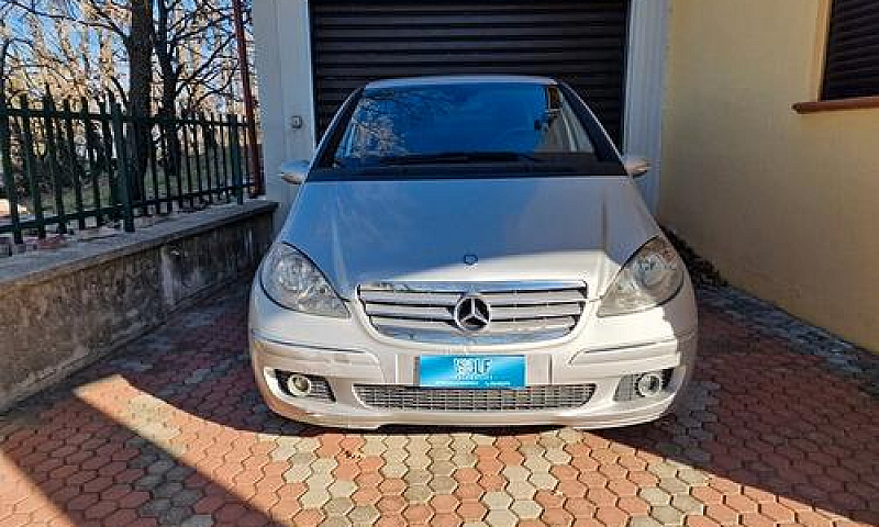 Mercedes-Benz A 180 ...