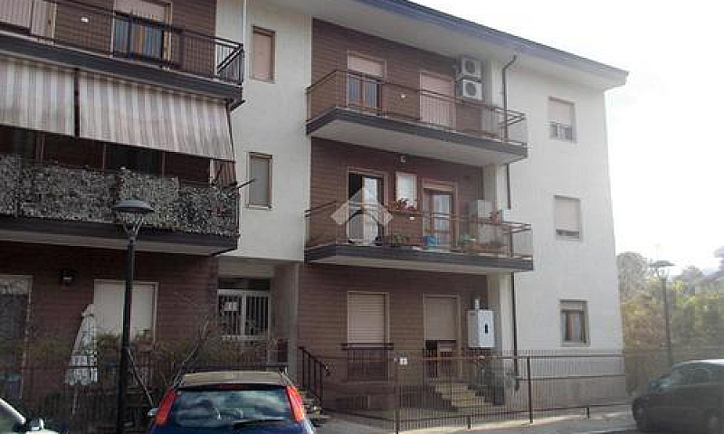 4 Locali A Castrolib...