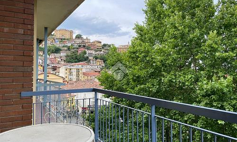 3 Locali A Canelli...