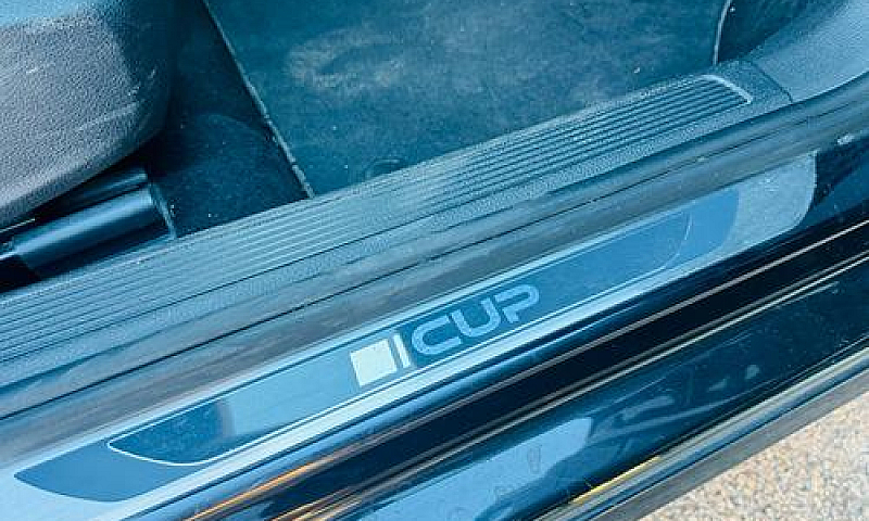 Vw Golf Cup 1.6Tdi 9...