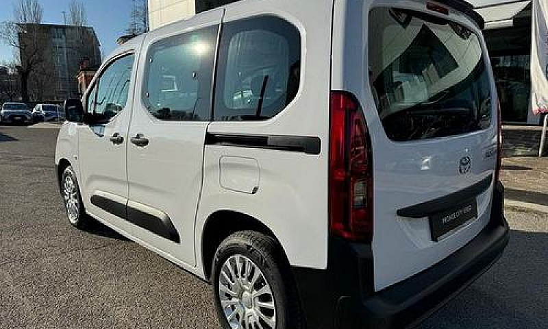 Toyota Proace City V...