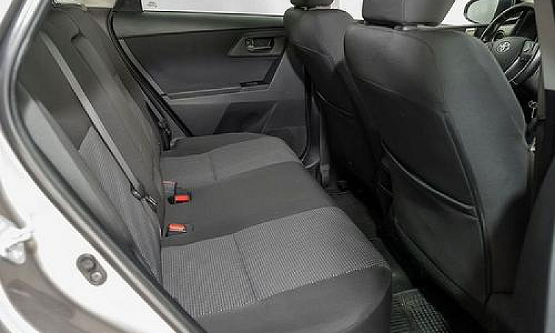 Toyota Auris Touring...