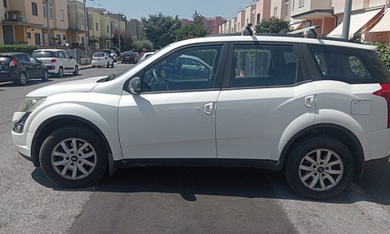 Mahindra Xuv500 6W 7...