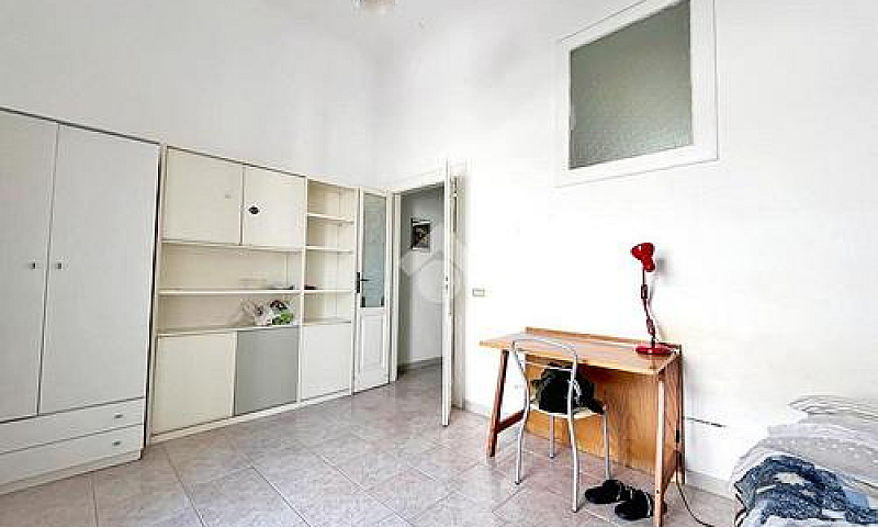 3 Locali A Bari...
