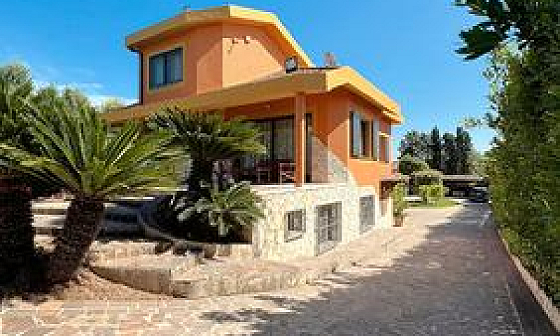 Villa Con Piscina E ...