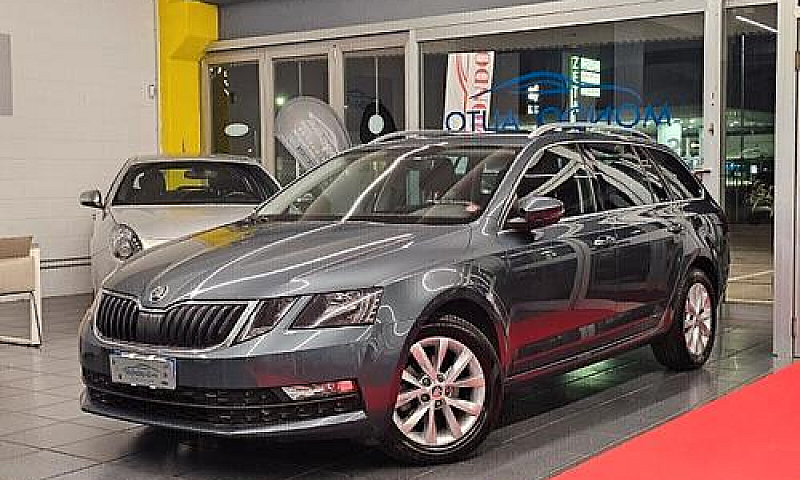 Skoda Octavia Sw 1.6...