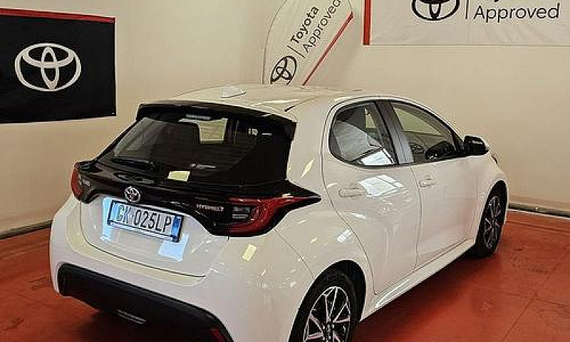 Toyota Yaris 1.5 Hyb...