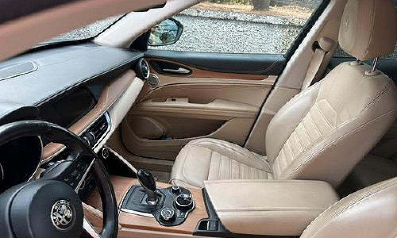 Alfa Romeo Stelvio...
