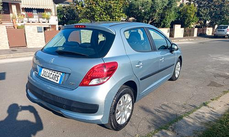 Peugeot 207 1.4 Hdi ...