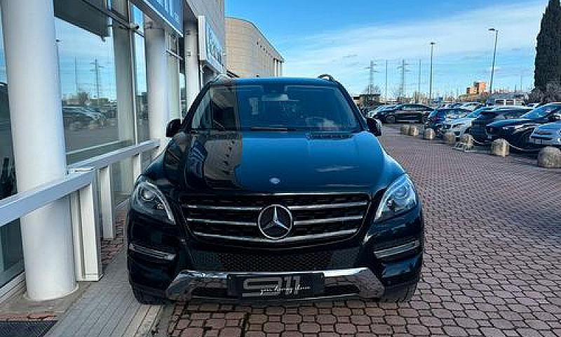 Mercedes-Benz Ml 250...