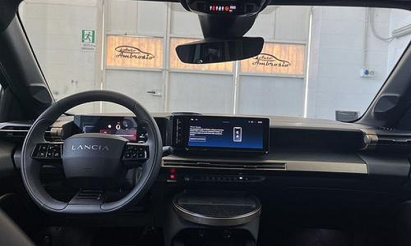 Lancia Ypsilon Hybri...