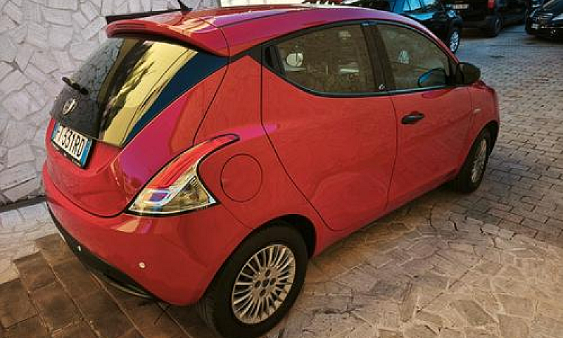 Lancia Ypsilon 1.2 6...