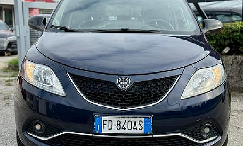Lancia Ypsilon 1.2 6...