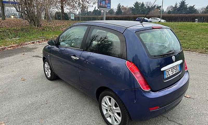 Lancia Ypsilon...