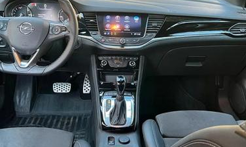 Opel Astra 1.4 Turbo...