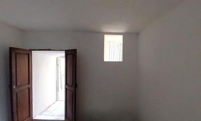 Appartamento Su 4 Li...