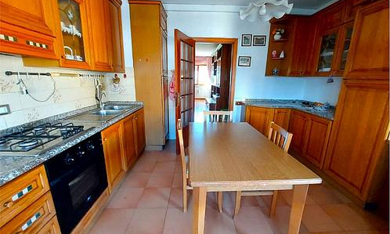 Appartamento Con Gar...