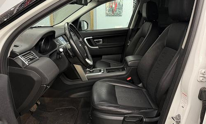 Land Rover Discovery...