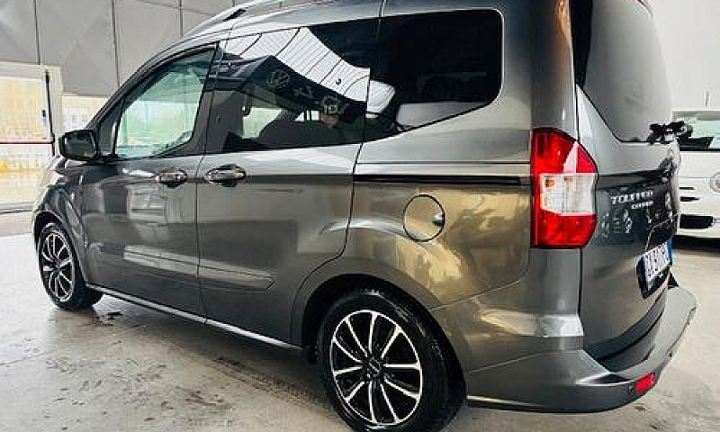 Ford Tourneo Courier...