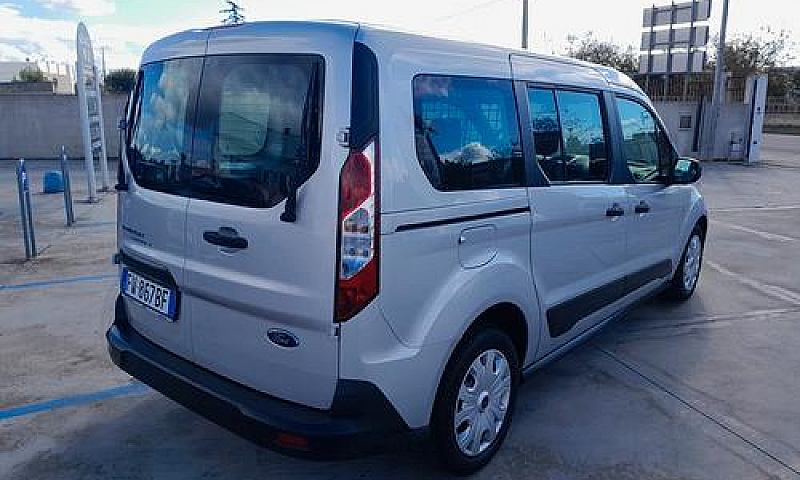 Ford Tourneo Connect...