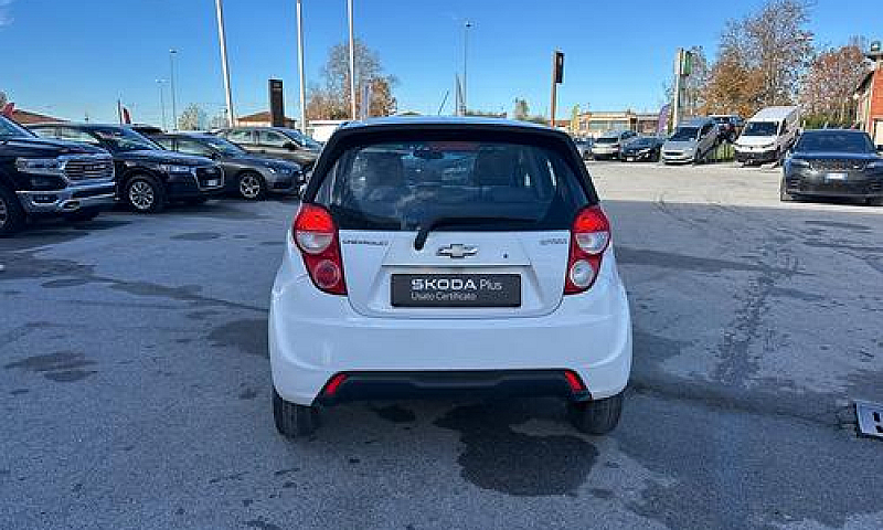 Chevrolet Spark 1.0 ...