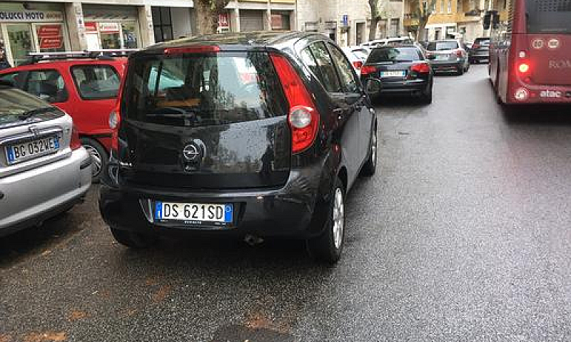 Opel Agila...