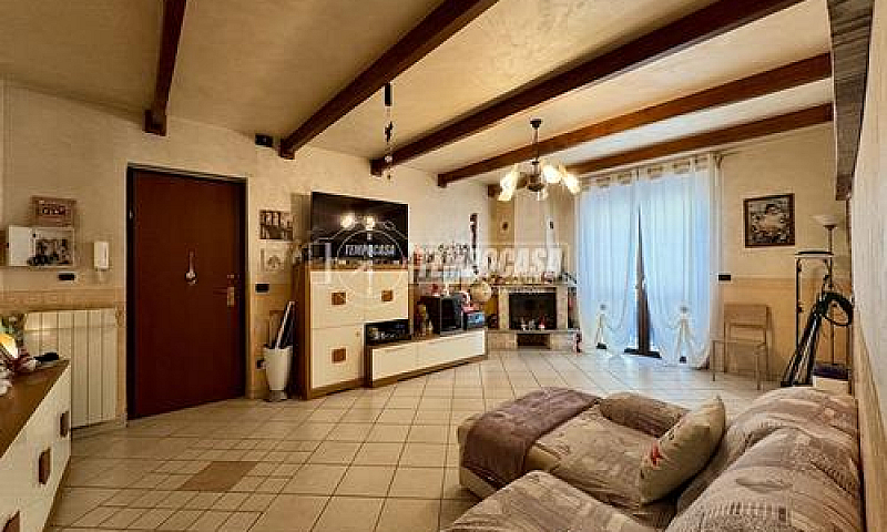 4 Locali Con Box Aut...