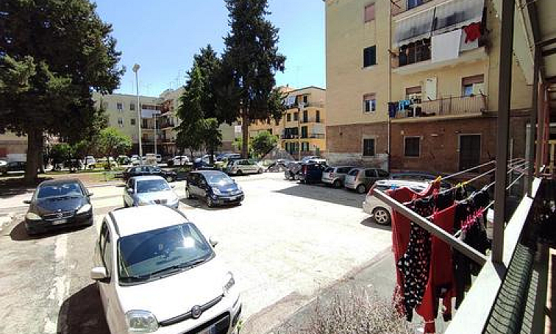 3 Locali A Foggia...