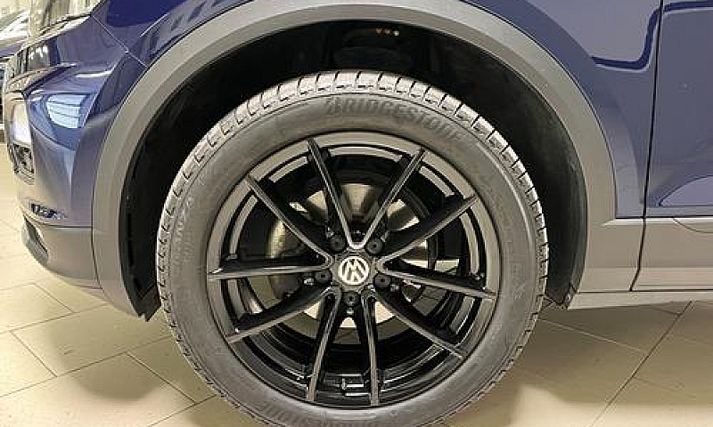 Volkswagen T-Roc 1.6...