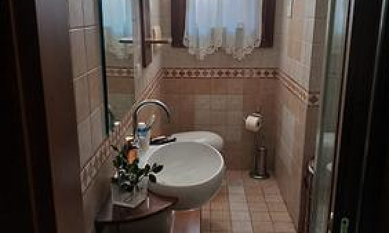 Privato Vende...