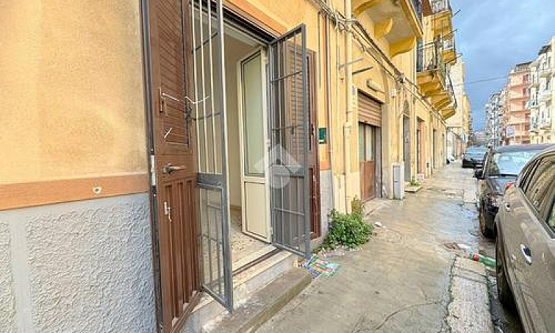 2 Locali A Palermo...