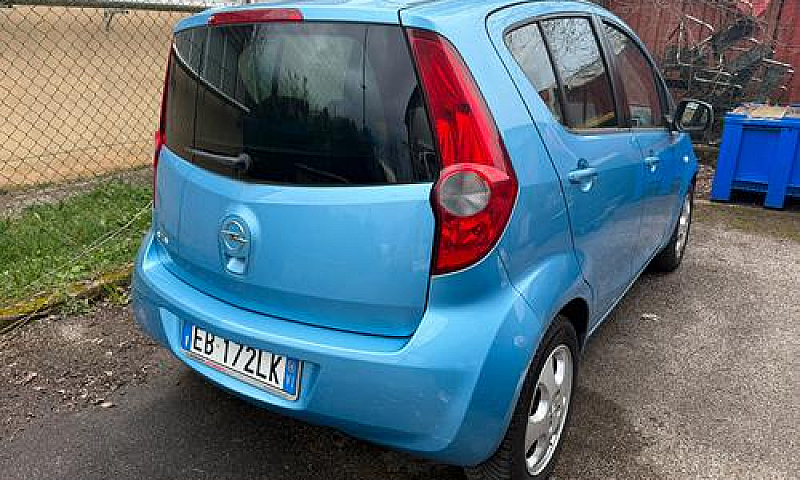 Opel Agila...