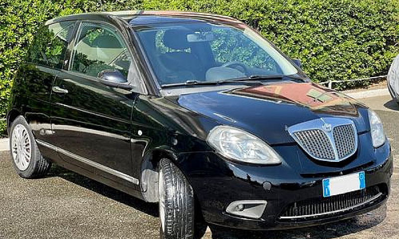 Lancia Ypsilon Perfe...